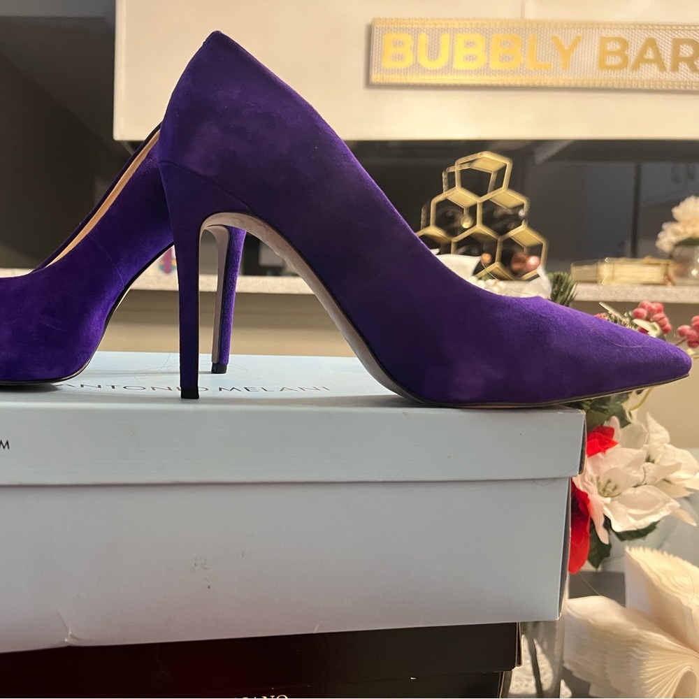 Jessica Simpson suede heels